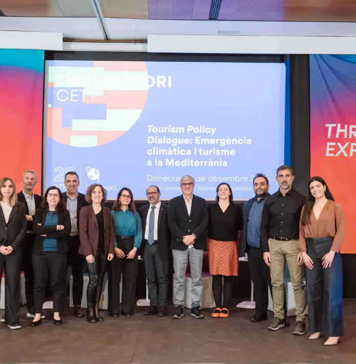 Foto de grupo de los participantes en el Observatorio CETT