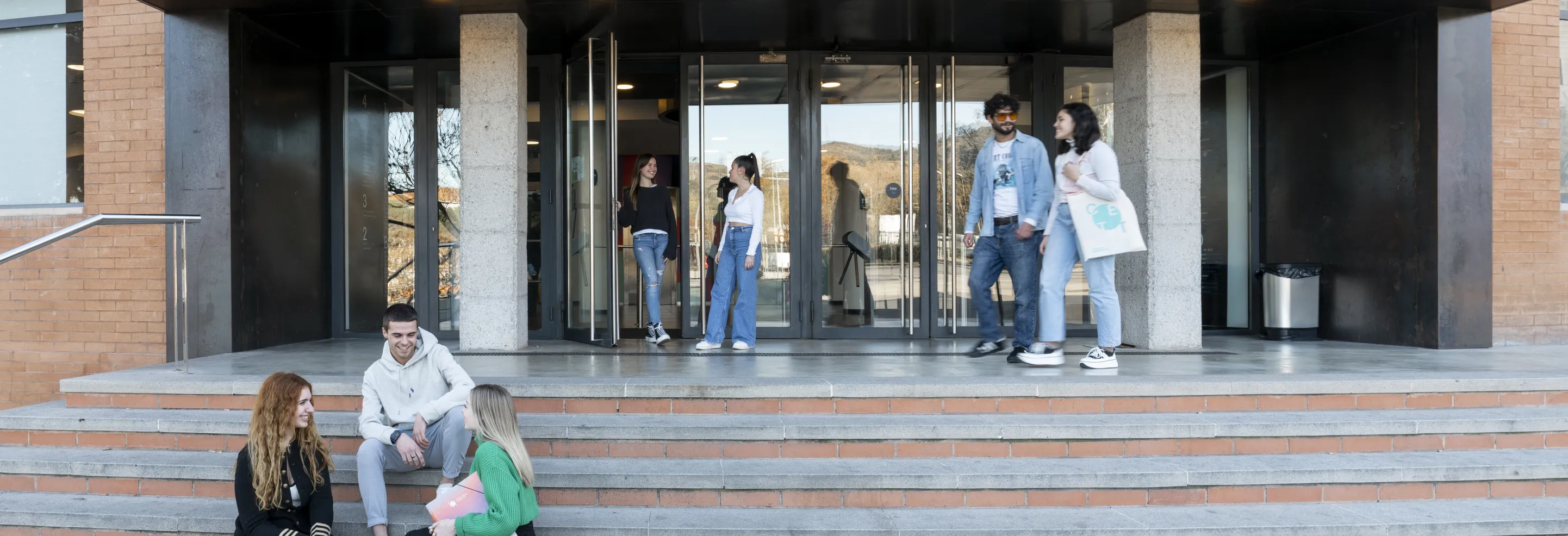 Grau en Turisme Cett