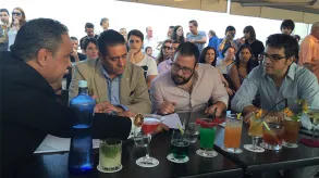 Texto alternativo aquí