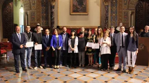 Texto alternativo aquí