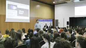 Texto alternativo aquí