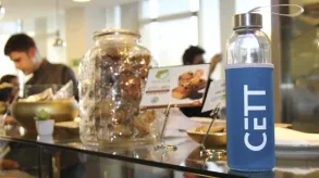 Texto alternativo aquí