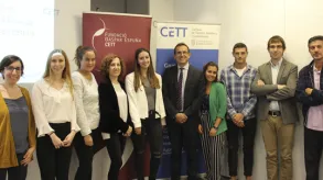 Texto alternativo aquí