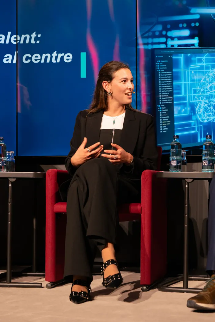 Laia Cuello, Senior Advisor de Career Services del CETT, sobre el escenario