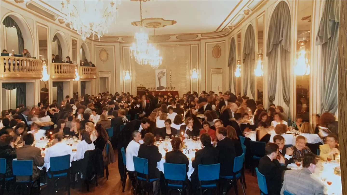 1985-1995: La era de la promoción impresa y la comunicación institucional_imatge 2