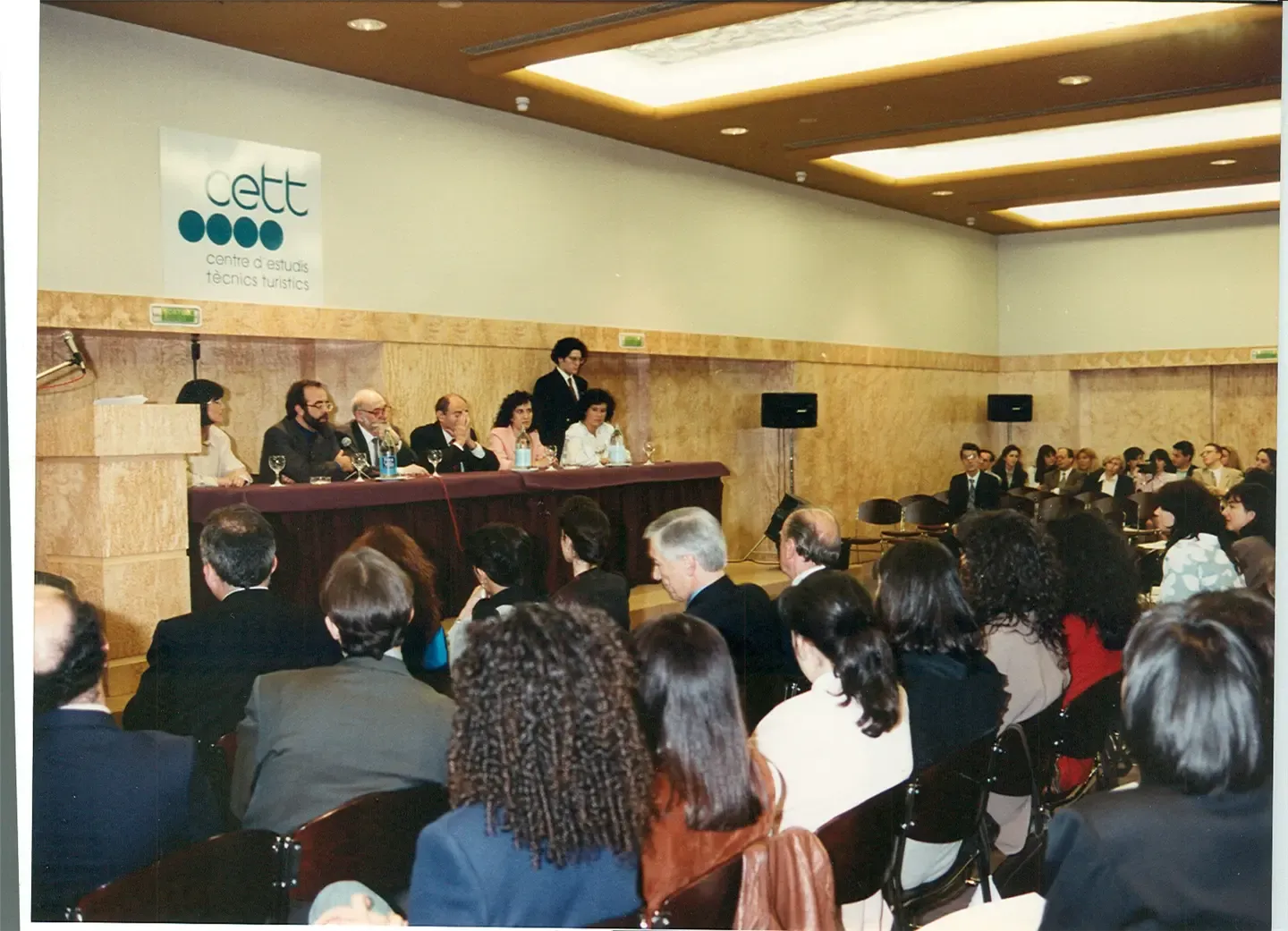 1985-1995: La era de la promoción impresa y la comunicación institucional_Imatge 3