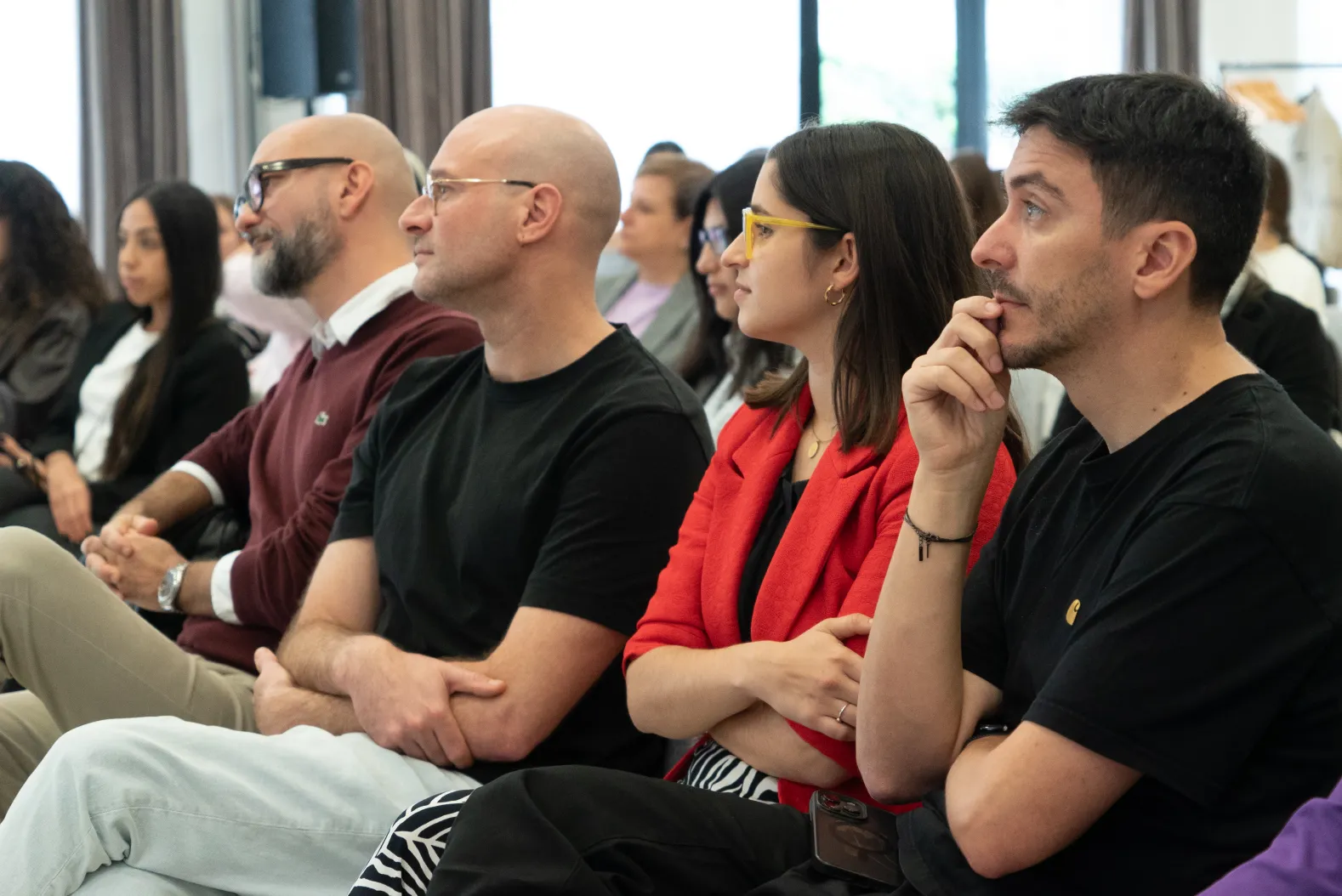 Imagen de los ponientes mezclados con el público