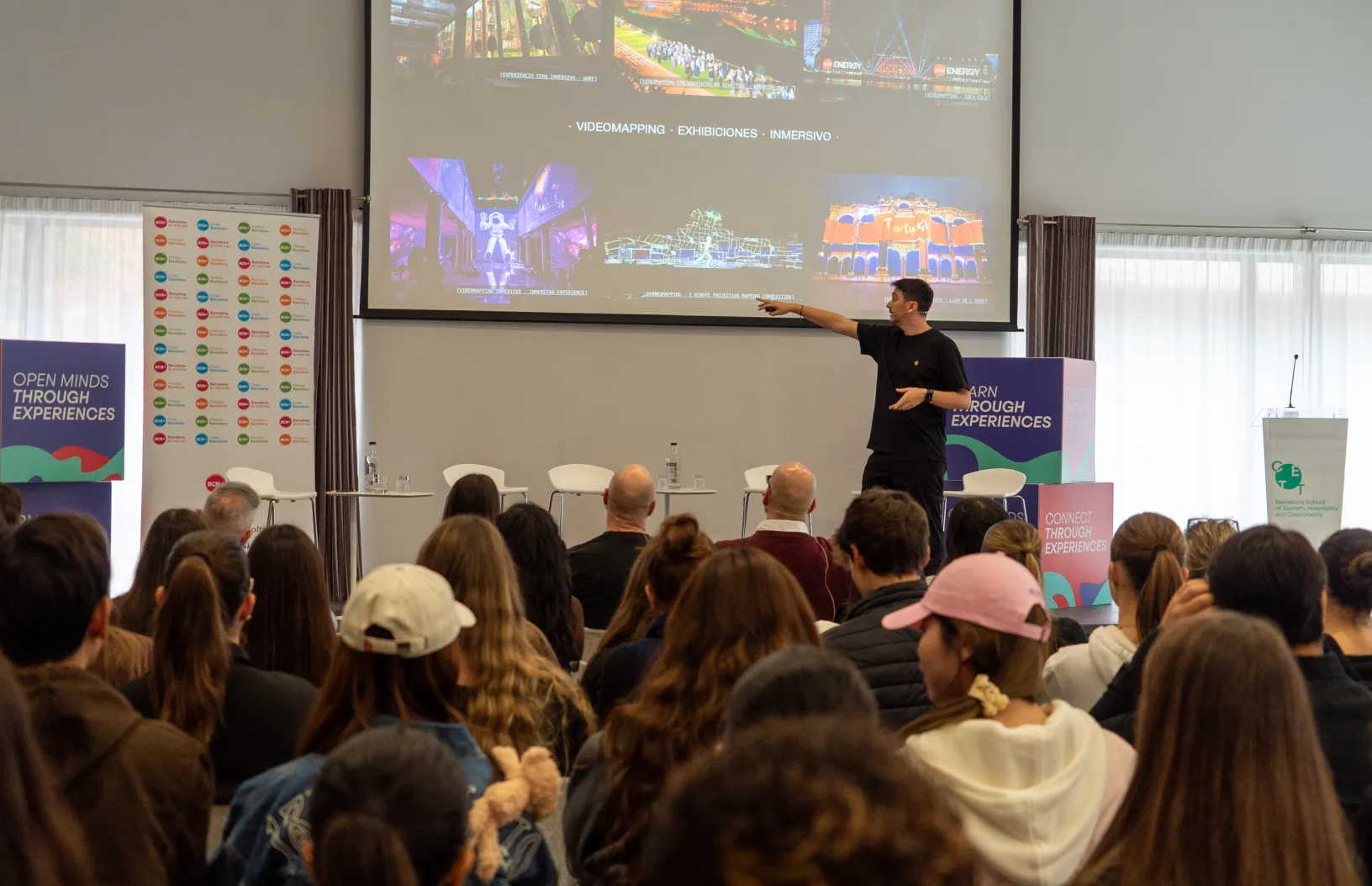 Imagen de uno de los ponientes durante su presentación