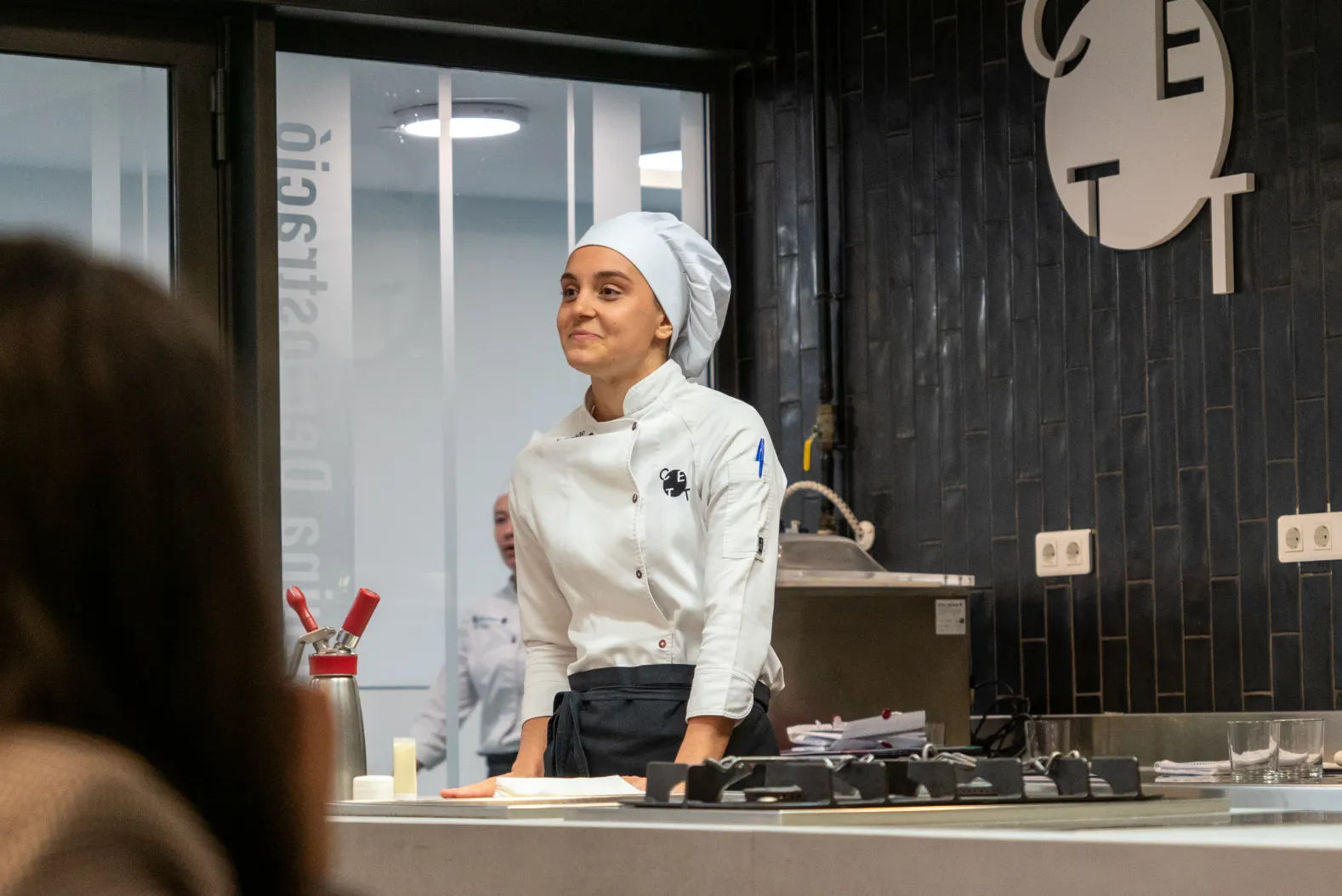 persona en plano americano