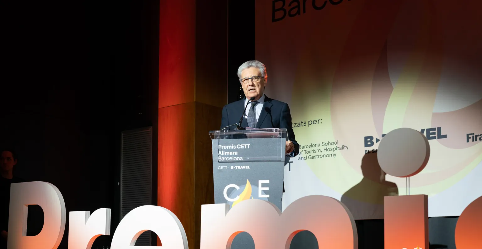 El Sr. Martí Sarrate, president del Saló B-Travel, sobre l'escenari