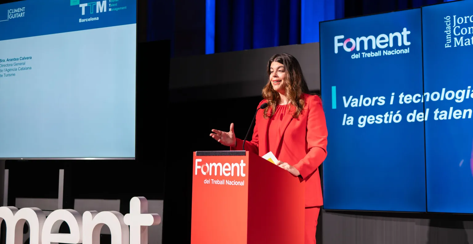 Arantxa Calvera, directora de la Agencia Catalana de Turismo, sobre el escenario