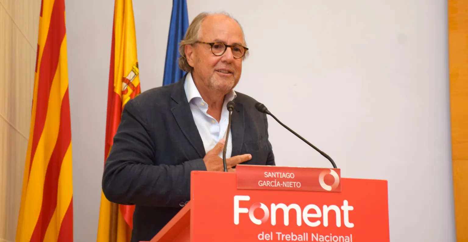 El representante de Foment de Treball tras el atril