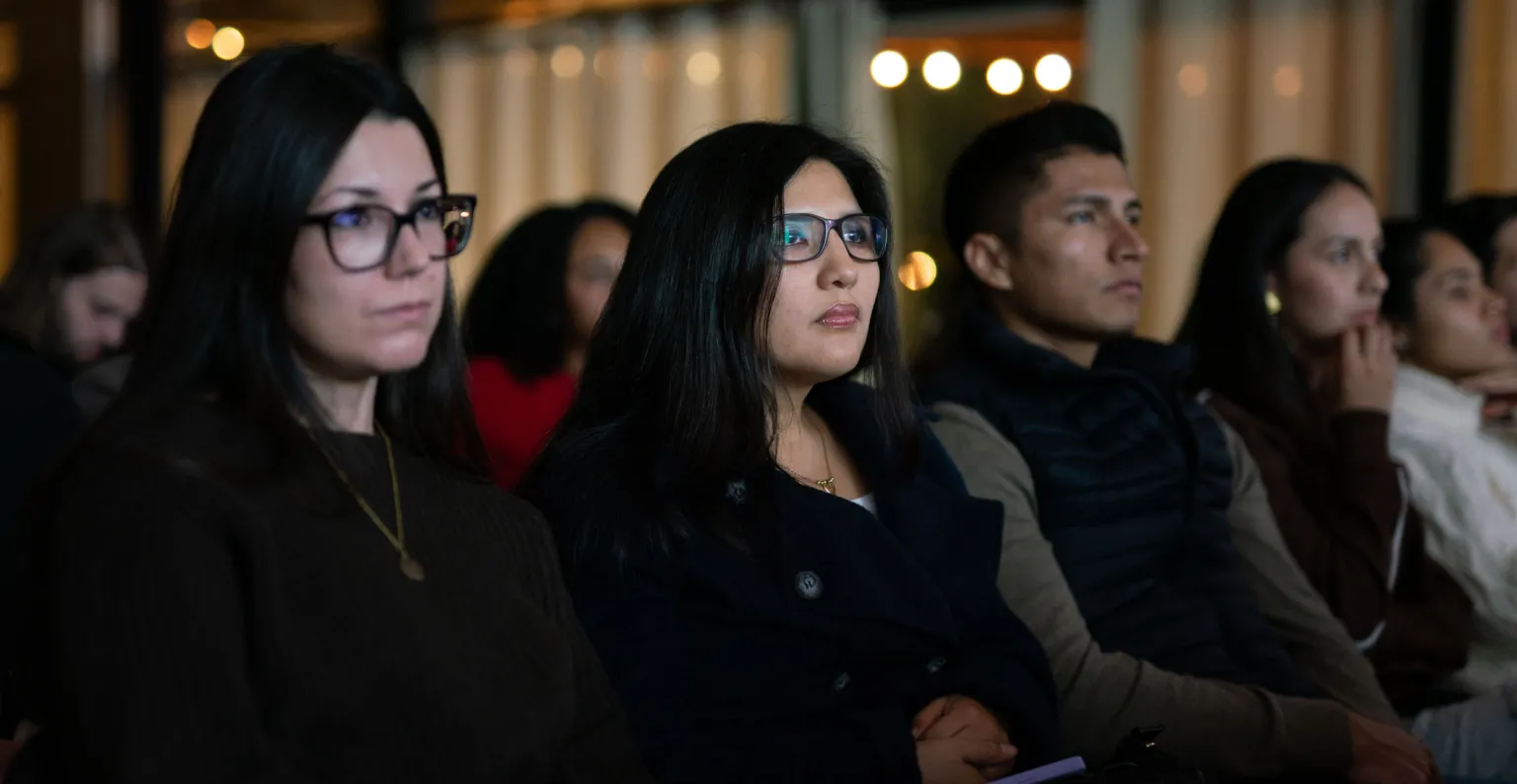 El público atento a la jornada