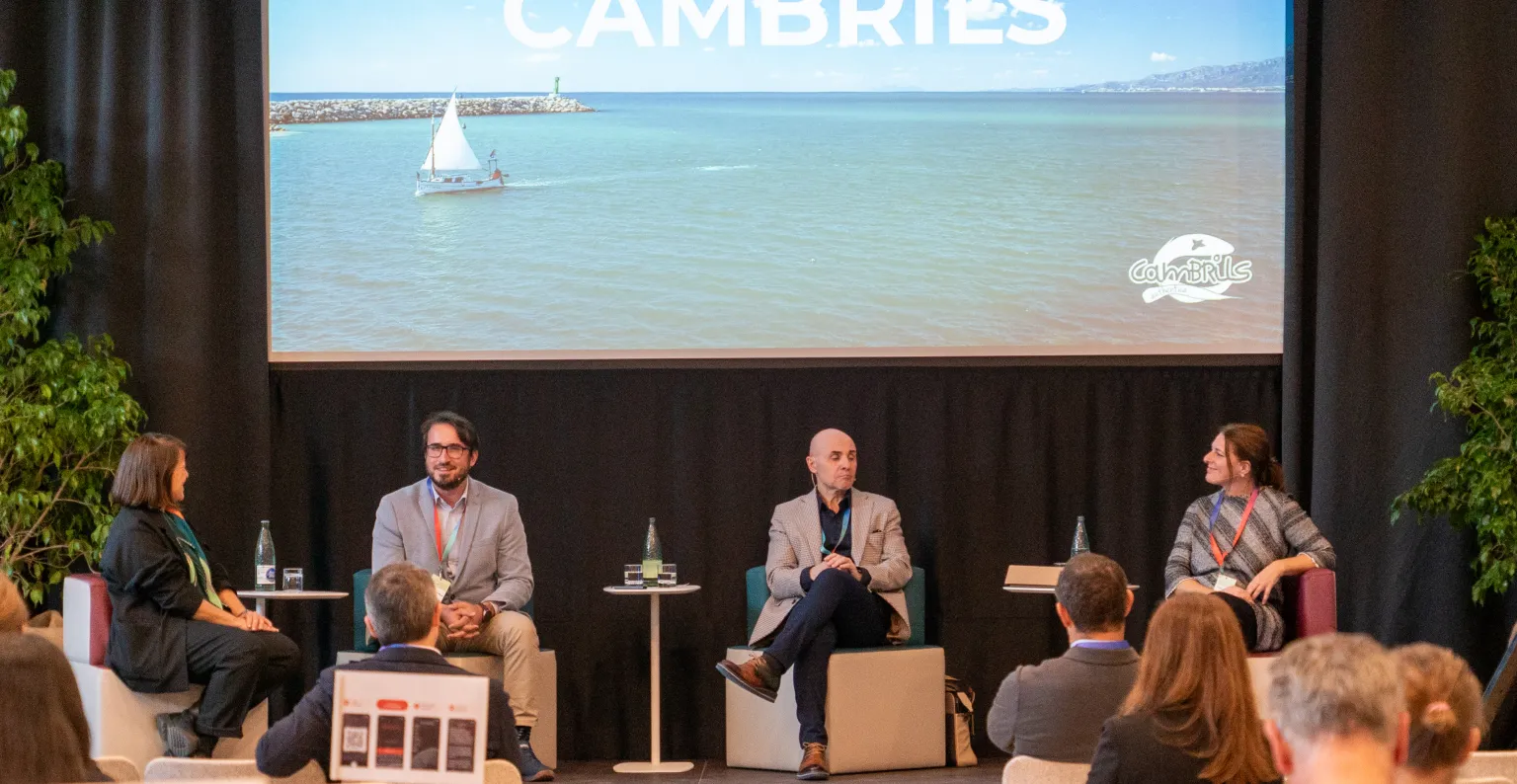 Integrantes de la mesa redonda en el debate