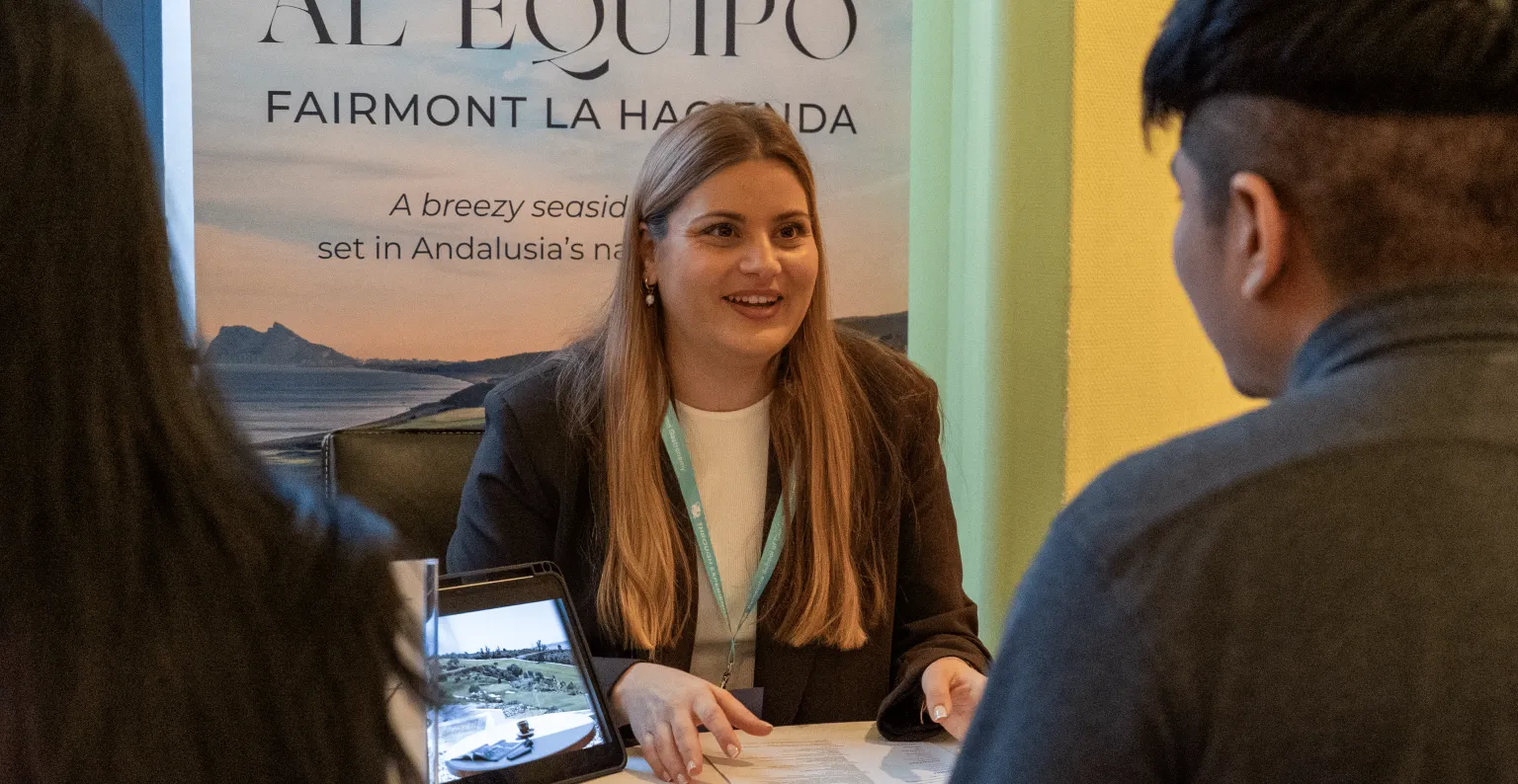 persona en entrevista de trabajo