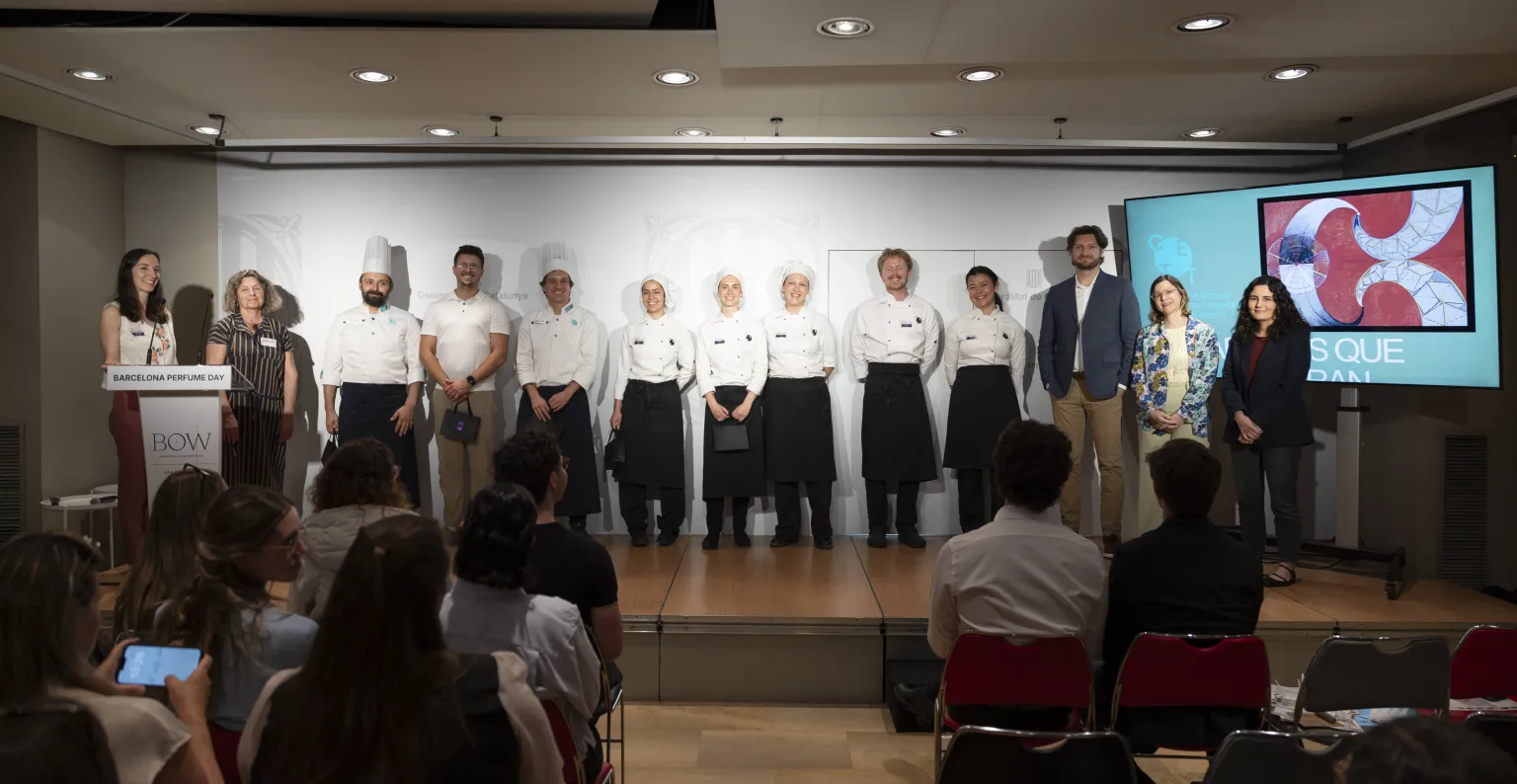 Alumnat sobre l'escenari
