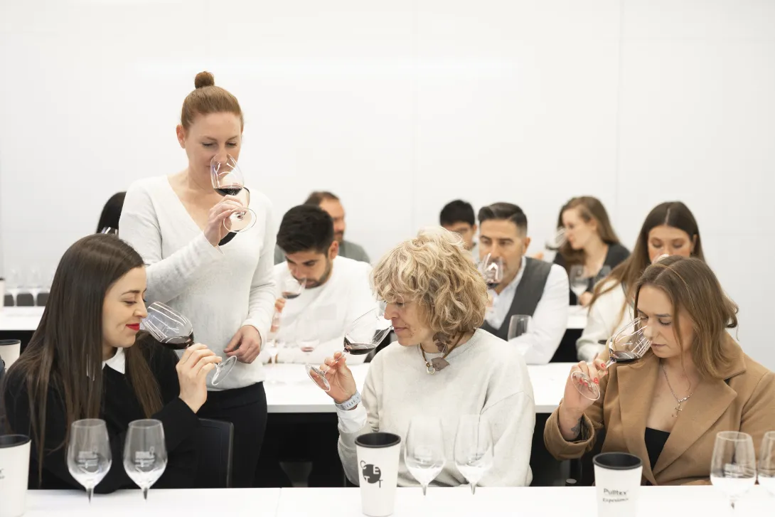 SOMMELIER_CETT