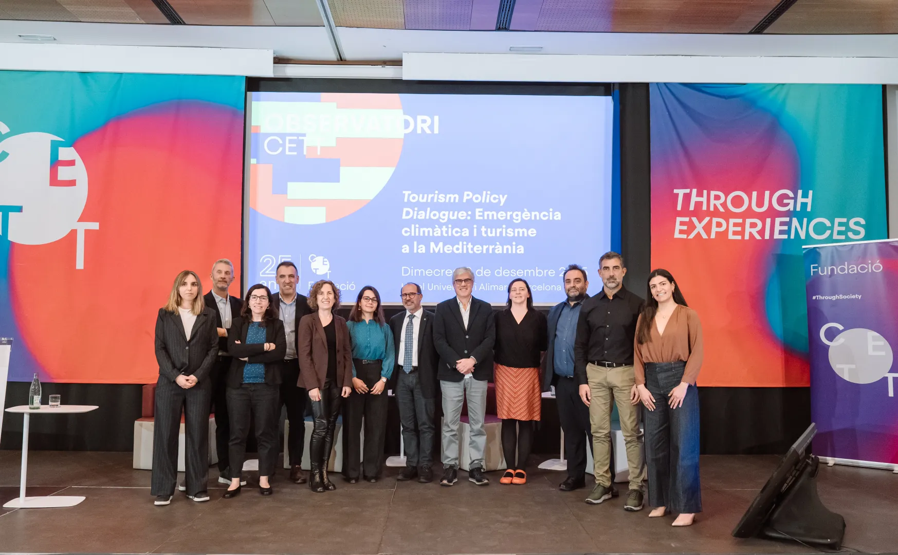 Foto de grupo de los participantes en el Observatorio CETT